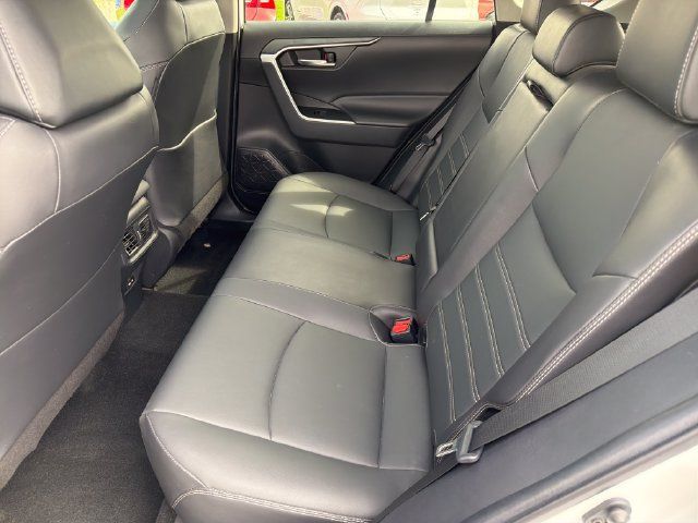 Used 2022 Toyota RAV4 XLE Premium AWD/4WD image 25