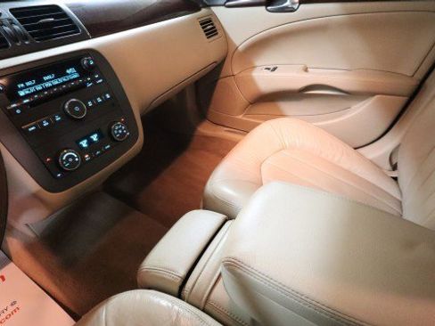 Used 2009 Buick Lucerne CX image 14