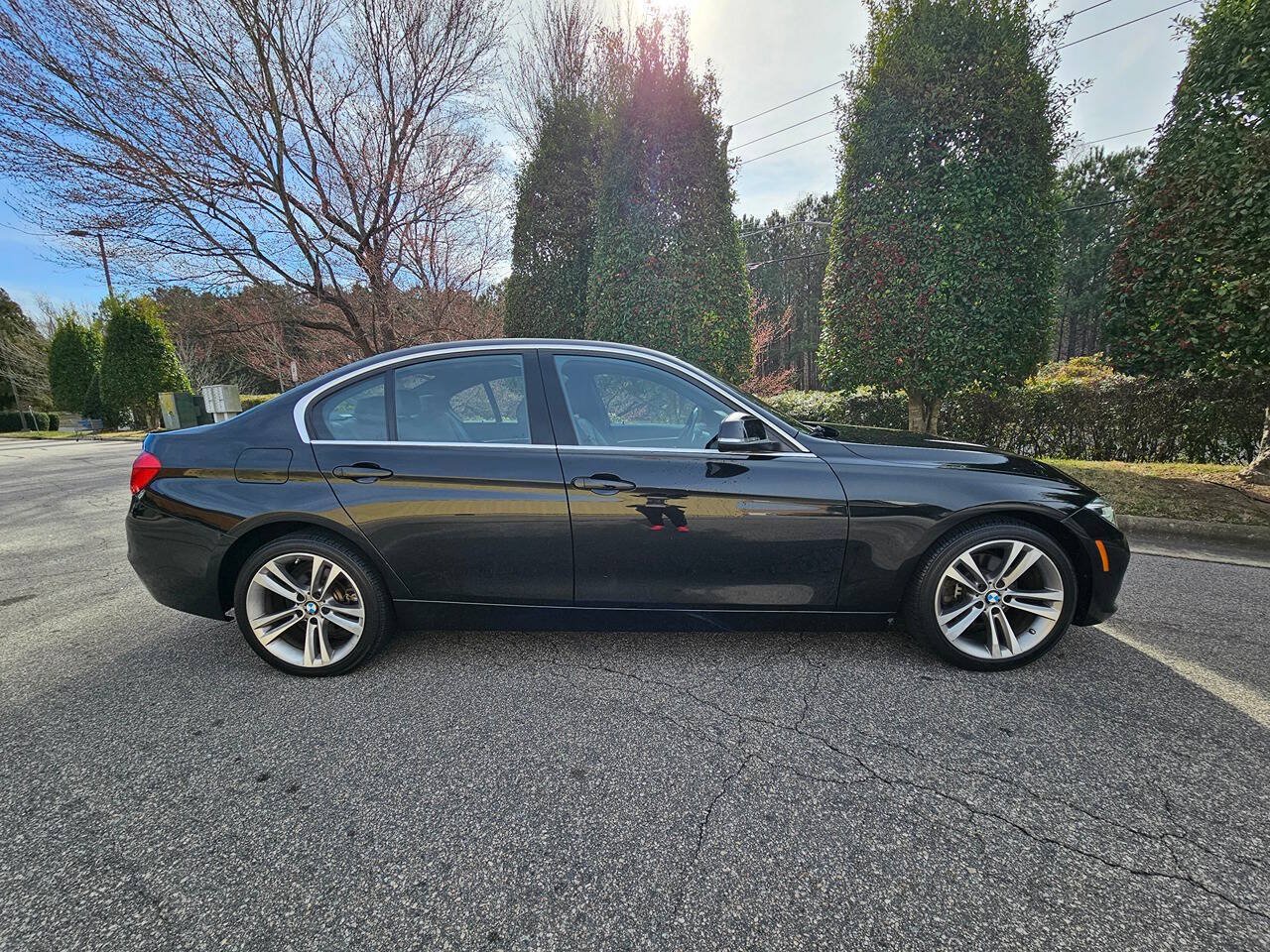 Used 2018 BMW 330i xDrive Sedan AWD/4WD image 6