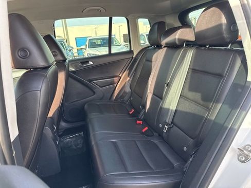 Used 2013 Volkswagen Tiguan SE image 21