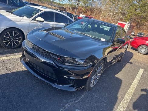 Used 2023 Dodge Charger R/T w/ Navigation & Travel Group image 3