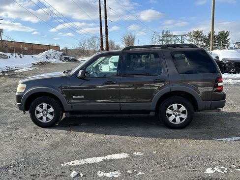 Used 2006 Ford Explorer XLT image 5