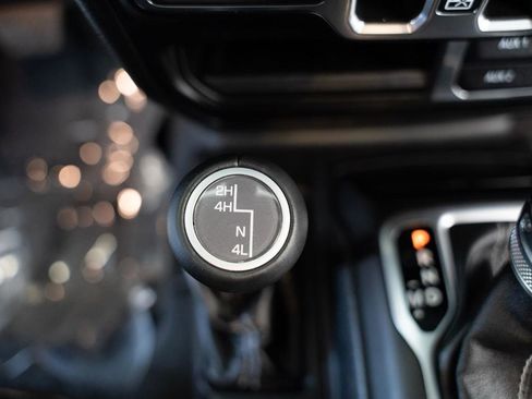 Used 2021 Jeep Wrangler Unlimited Sahara AWD/4WD image 18