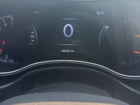 Used 2019 Jeep Grand Cherokee Laredo w/ Security & Convenience Group AWD/4WD image 6