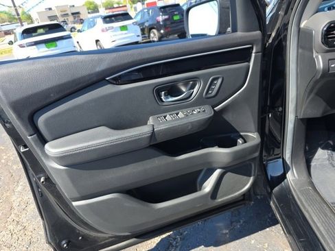 Used 2024 Honda Pilot EX-L image 10