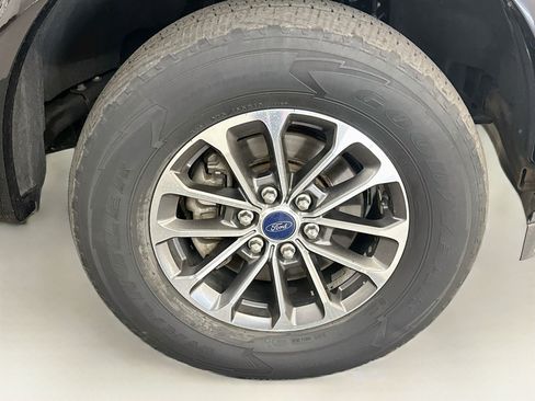 Used 2019 Ford F150 XLT w/ Equipment Group 302A Luxury AWD/4WD image 11