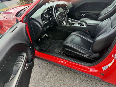 Used 2016 Dodge Challenger SXT Plus RWD image 10