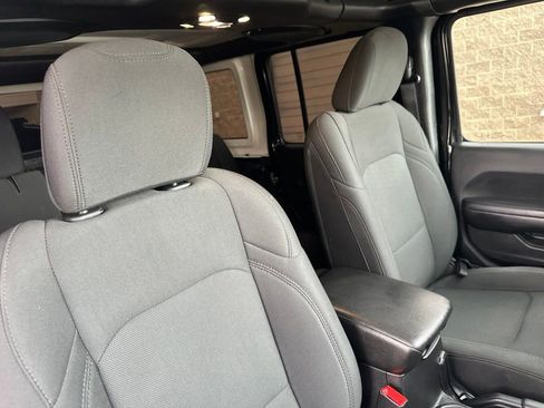 Used 2019 Jeep Wrangler Unlimited Sport S AWD/4WD image 31