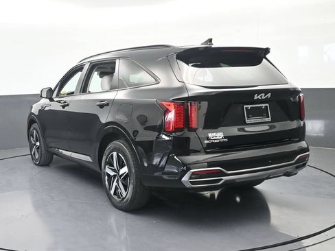 Used 2023 Kia Sorento S FWD image 4