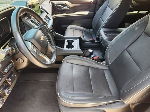 Used 2023 Chevrolet Tahoe Premier w/ Premium Package AWD/4WD image 13