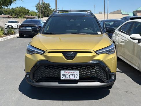 Used 2023 Toyota Corolla Cross AWD Hybrid w/ Convenience Package image 2