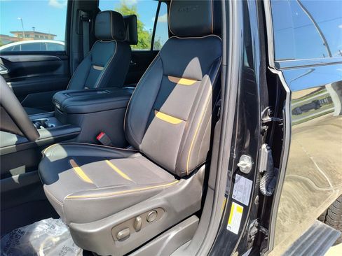 Used 2024 GMC Yukon AT4 w/ Technology Package image 19