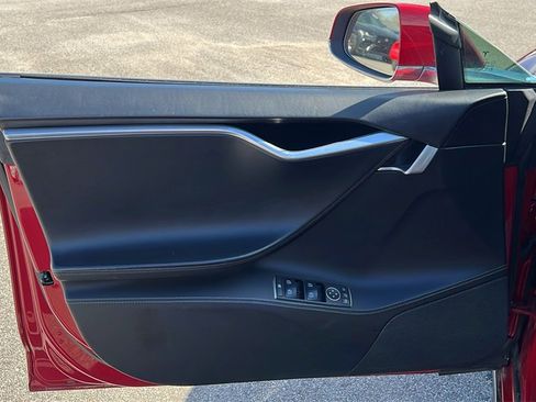 Used 2016 Tesla Model S P90D image 8