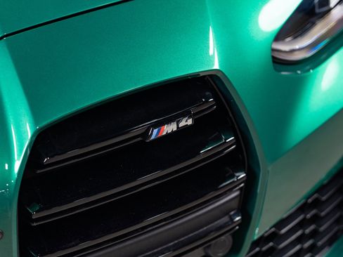 Used 2025 BMW M4 Coupe w/ Executive Package image 21