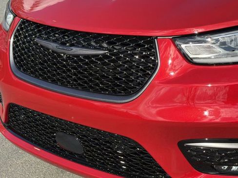 New 2026 Chrysler Pacifica Select FWD image 16