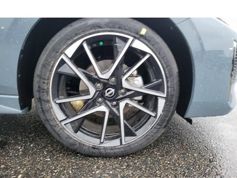 New 2025 Nissan Sentra SR w/ SR Premium Package image 9