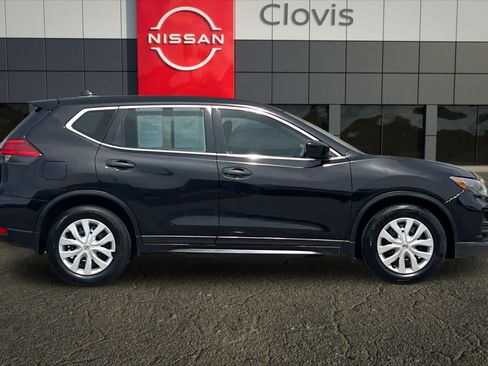 Used 2017 Nissan Rogue S FWD image 9
