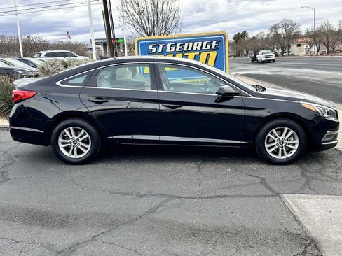 Used 2015 Hyundai Sonata SE image 2