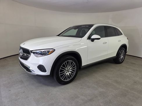 Certified 2025 Mercedes-Benz GLC 300 image 8