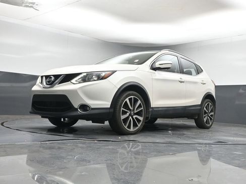 Used 2017 Nissan Rogue Sport SL image 9