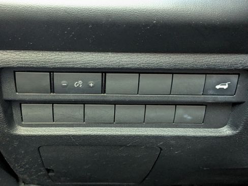 Used 2023 Mitsubishi Outlander SEL AWD/4WD image 17
