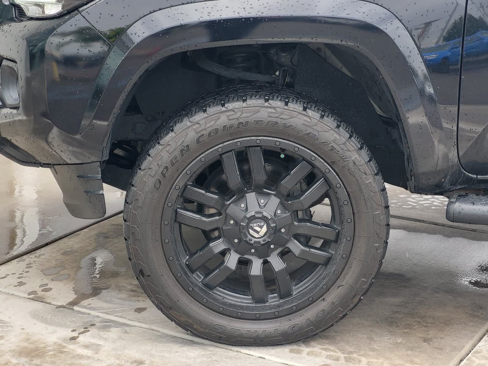 Used 2020 Toyota Tacoma TRD Sport w/ TRD Premium Sport Package AWD/4WD image 8
