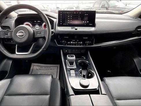 Used 2024 Nissan Rogue SL w/ SL Premium Package image 15