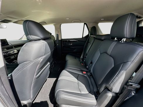 Certified 2025 Honda Pilot EX-L image 18