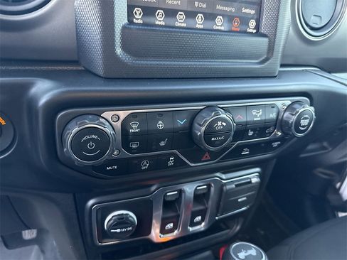 Used 2022 Jeep Wrangler Sport S image 27