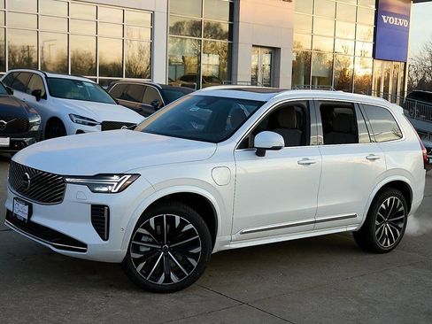 New 2026 Volvo XC90 T8 Plus w/ Protection Package Premier image 3