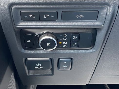 Used 2023 Ford F150 Lariat w/ Equipment Group 502A High image 31