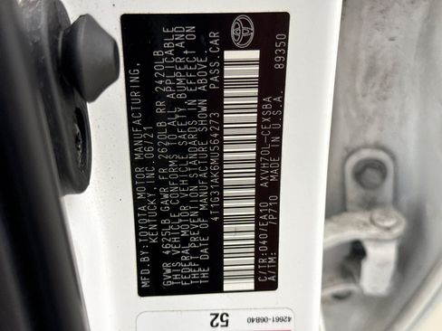 Used 2021 Toyota Camry SE w/ Cold Weather Package FWD image 19