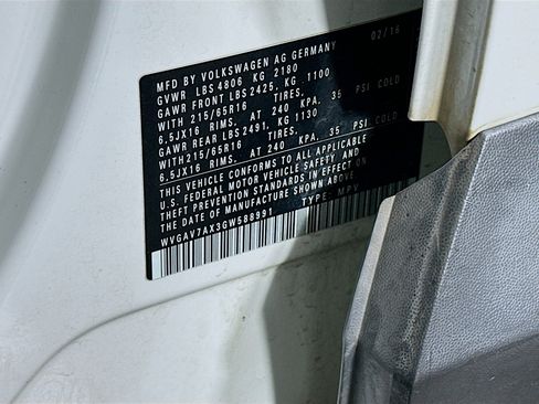 Used 2016 Volkswagen Tiguan S image 12