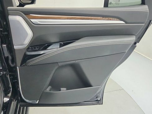 Certified 2025 Cadillac Escalade Sport Platinum w/ LPO, Floor Liner Package AWD/4WD image 27