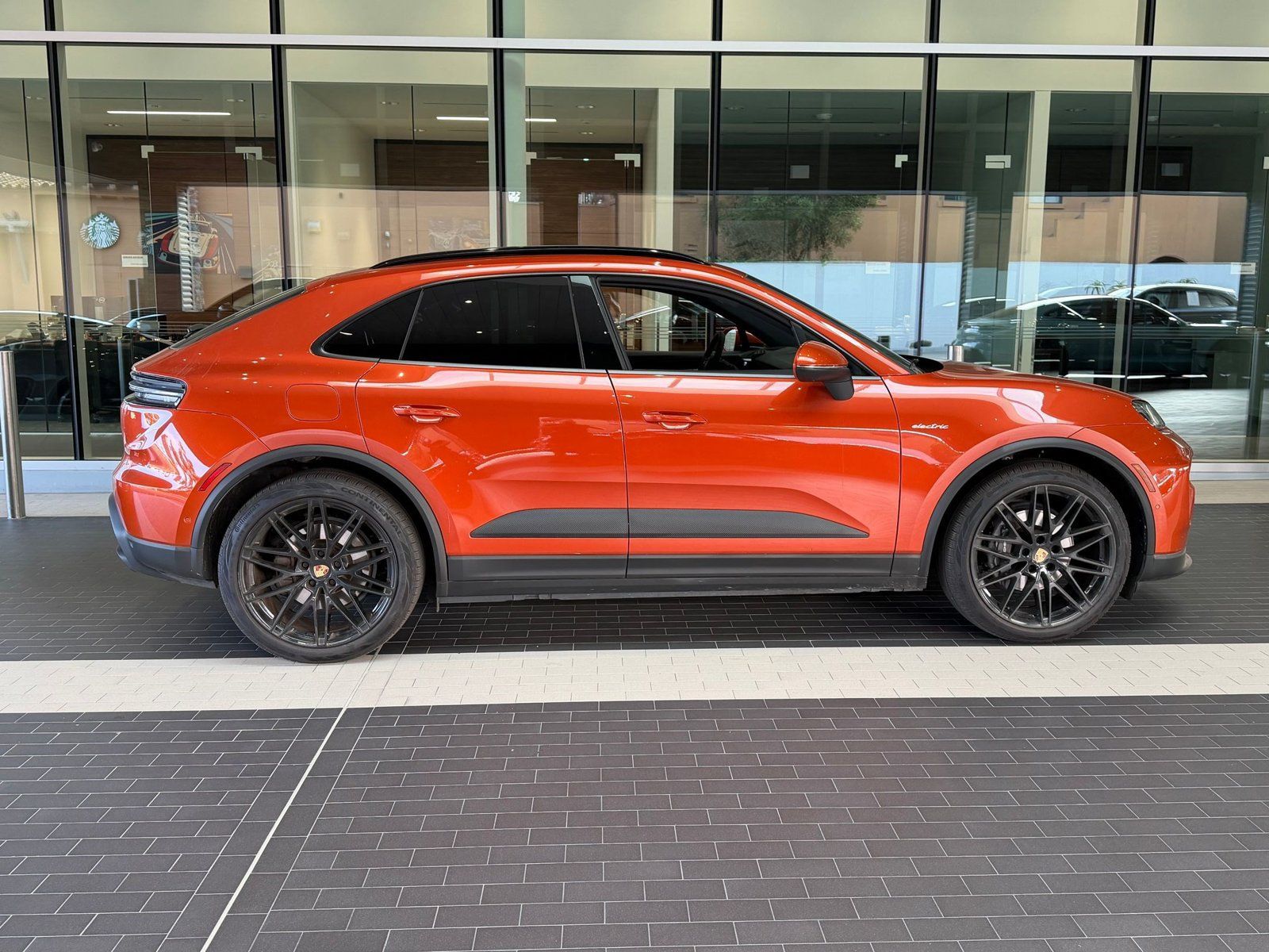 Certified 2025 Porsche Macan Electric RWD image 6