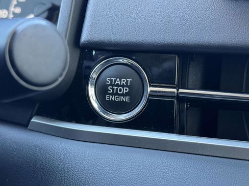 Used 2024 Mitsubishi Outlander SE Black Edition image 29