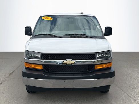 Used 2024 Chevrolet Express 2500 w/ Driver Convenience Package RWD image 9