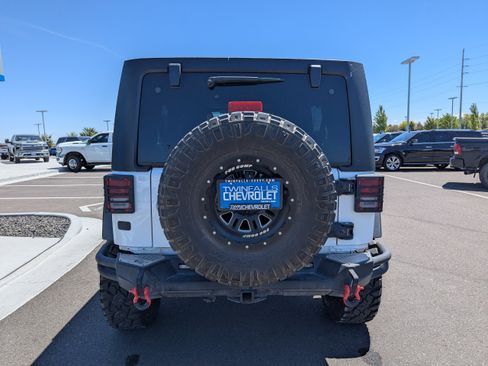 Used 2016 Jeep Wrangler Unlimited Rubicon w/ Connectivity Group AWD/4WD image 30