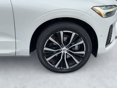 Used 2023 Volvo XC60 B5 Ultimate image 12