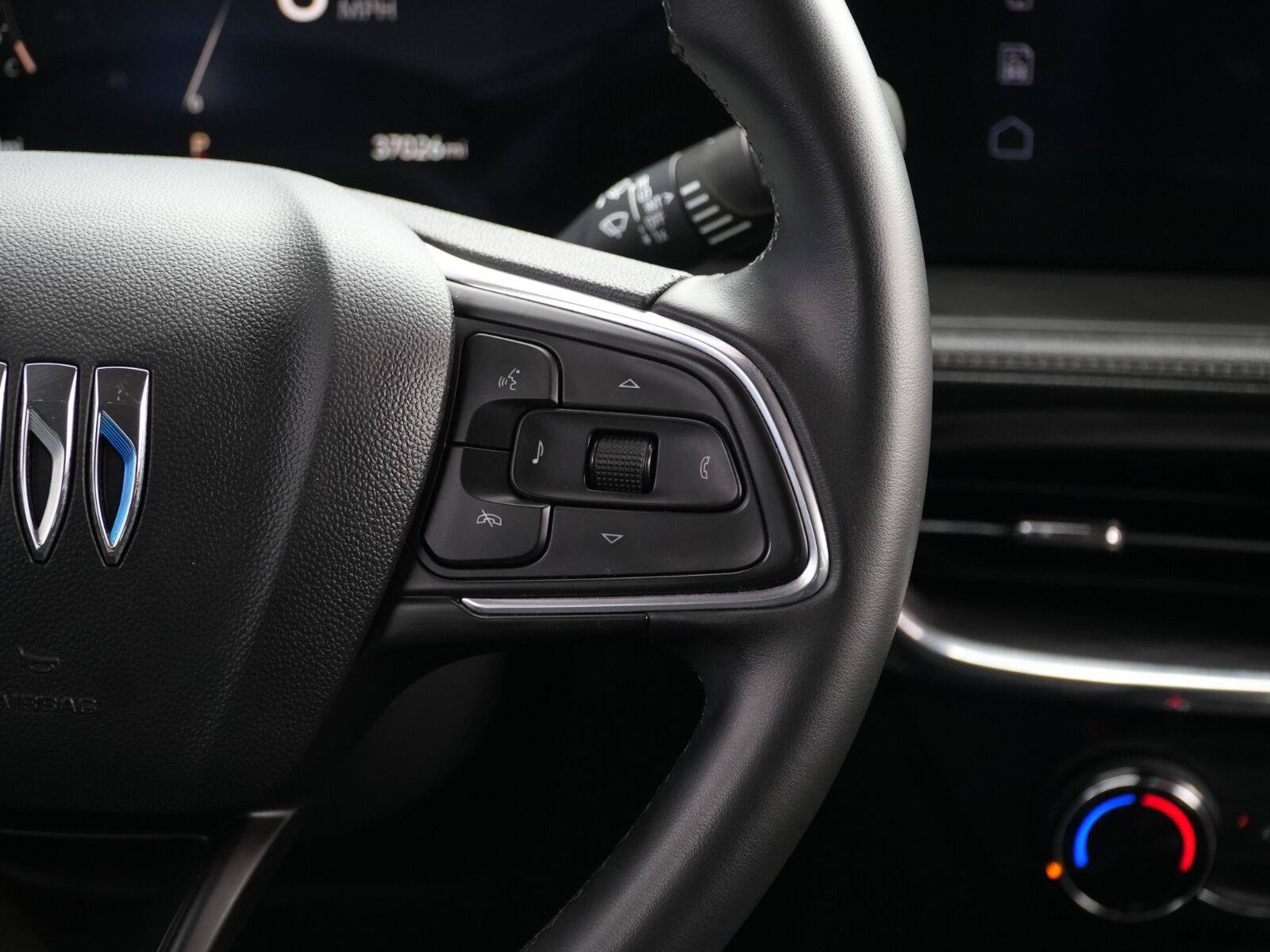 Used 2025 Buick Encore GX Sport Touring FWD image 23