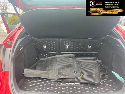Used 2022 Toyota C-HR Nightshade image 11