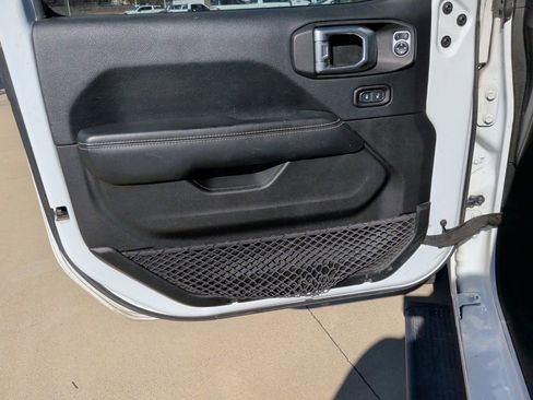 Used 2018 Jeep Wrangler Unlimited Rubicon image 10