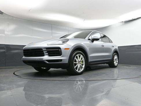 Used 2023 Porsche Cayenne E-Hybrid image 30