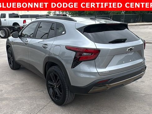 Used 2025 Chevrolet Trax ACTIV w/ Sunroof Package image 7