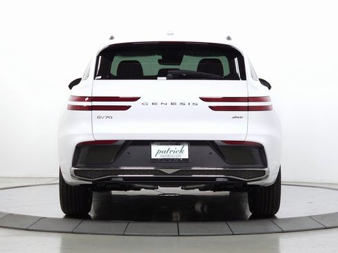 Used 2026 Genesis GV70 2.5T image 7