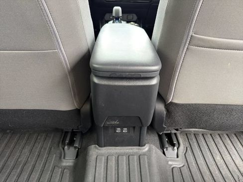 Used 2025 Toyota Prius LE FWD image 18