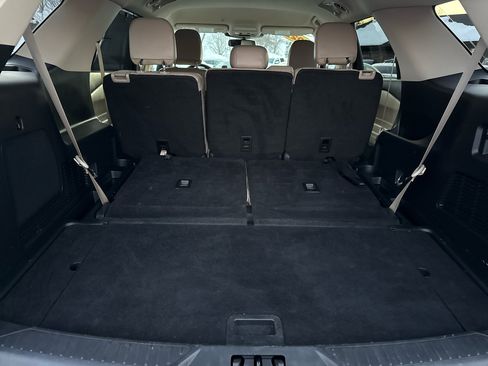 Used 2023 Ford Explorer Limited image 20