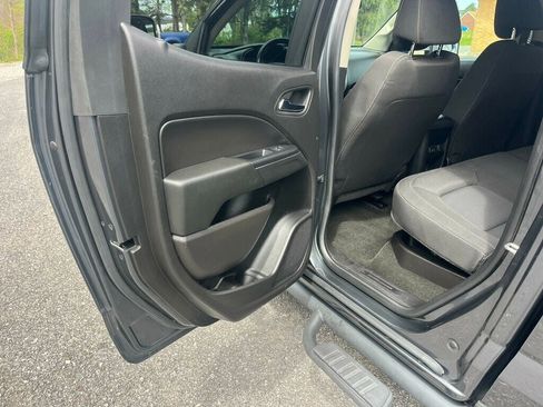 Used 2016 Chevrolet Colorado LT w/ LT Convenience Package image 17