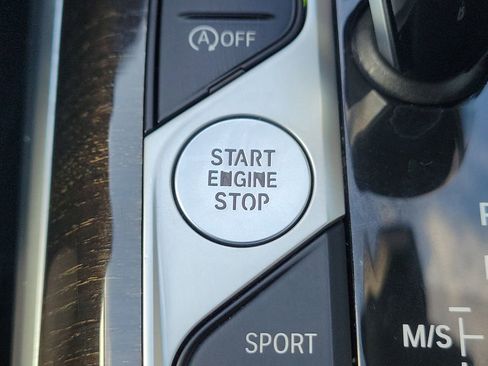 Used 2021 BMW 330i xDrive Sedan w/ Premium Package image 35