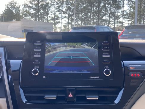 Used 2022 Toyota Camry LE image 27